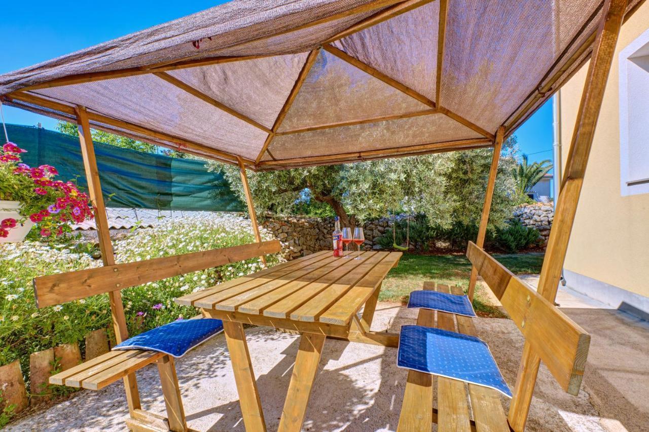 Sven Apartment Veli Losinj Exterior photo
