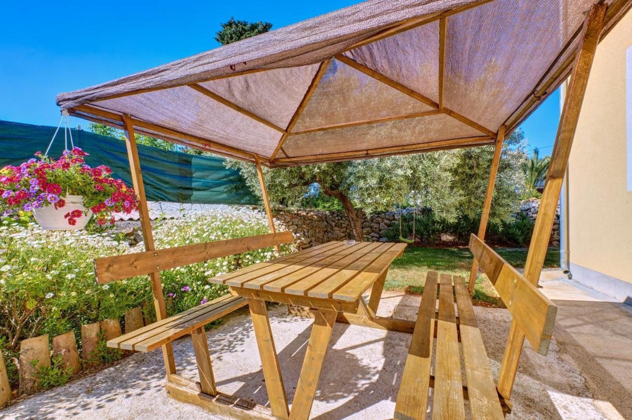Sven Apartment Veli Losinj Exterior photo